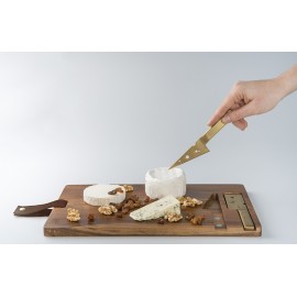 Для подачи сыра: деревянная доска и 2 ножа, подарочная коробка, Doiy