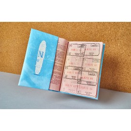 Обложка на паспорт new wallet - new taxe;сделан из tyvek®, New wallet